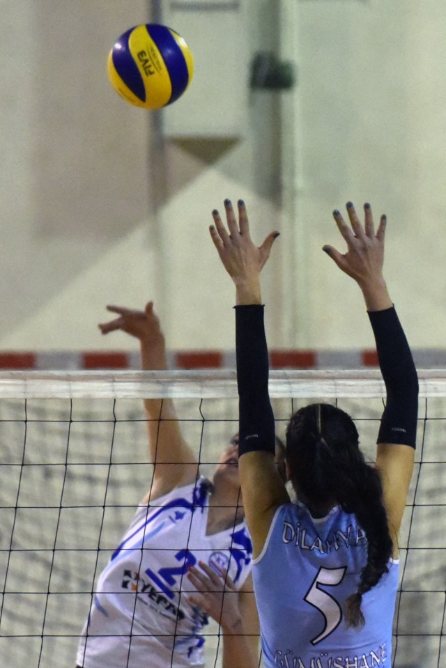 Gümüş Kızlar'da umutlar tükeniyor: 1-3 19