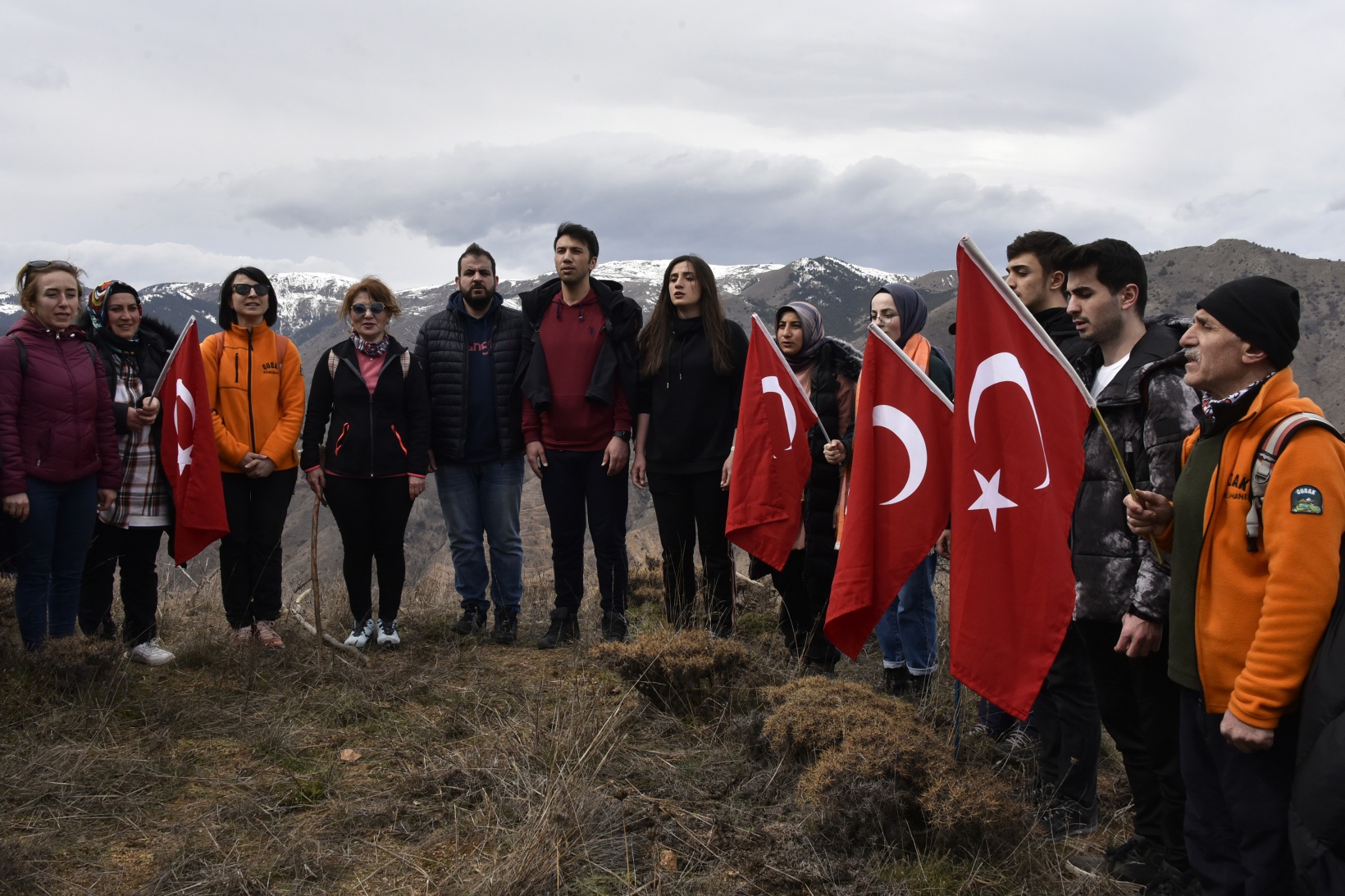 Gümüşhaneli dağcılardan zorlu “İstiklal” yürüyüşü 2