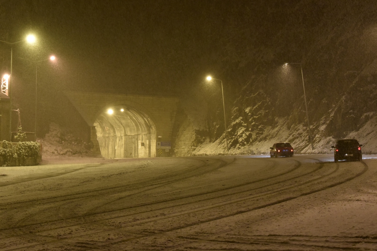Zigana dağında kar yağışı etkili oluyor 21