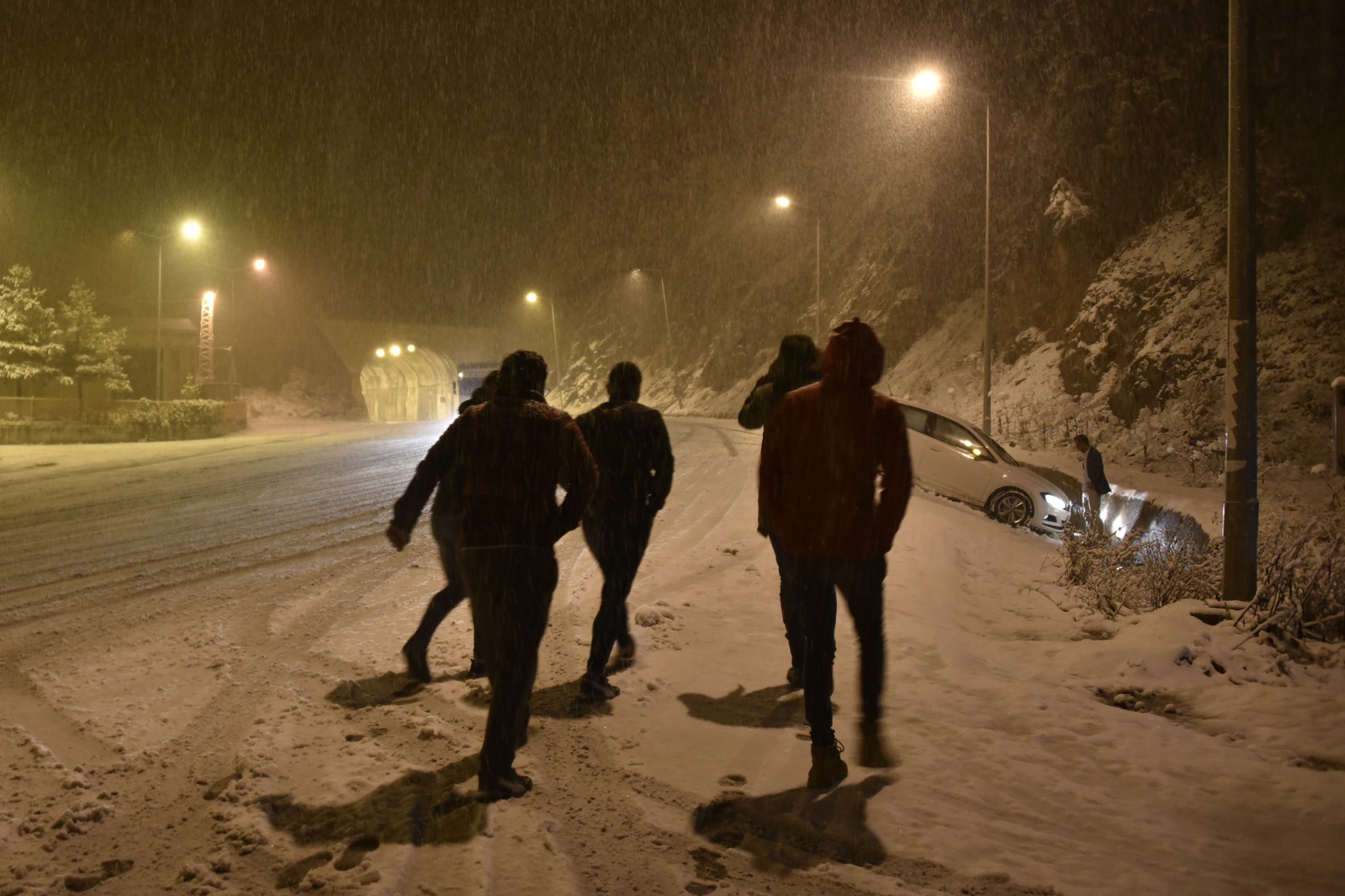 Zigana dağında kar yağışı etkili oluyor 7