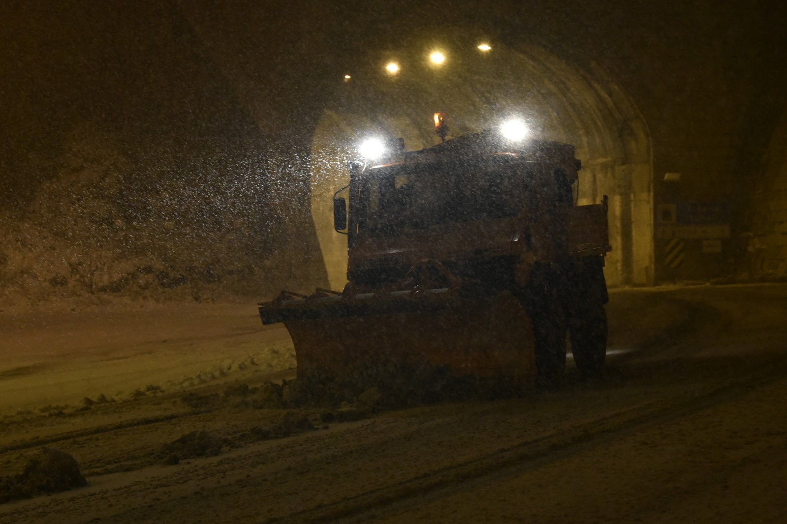 Zigana dağında kar yağışı etkili oluyor 8