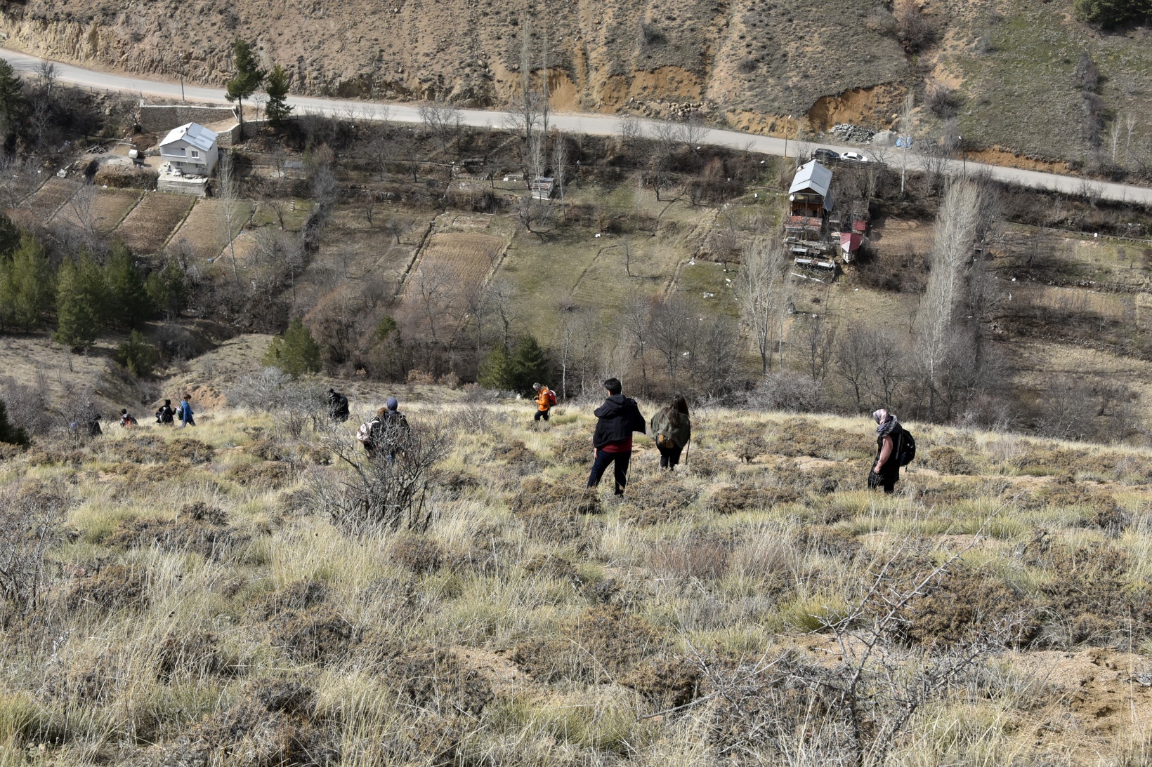 Gümüşhaneli dağcılardan zorlu “İstiklal” yürüyüşü 16