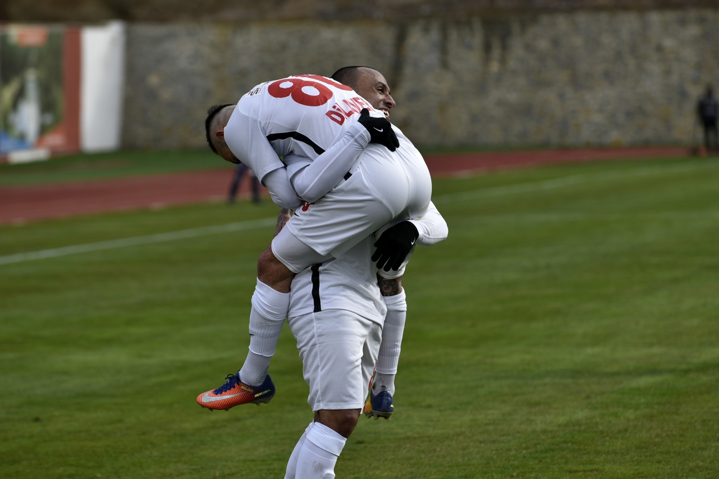 Gümüş'ten muhteşem dönüş: 4-1 83