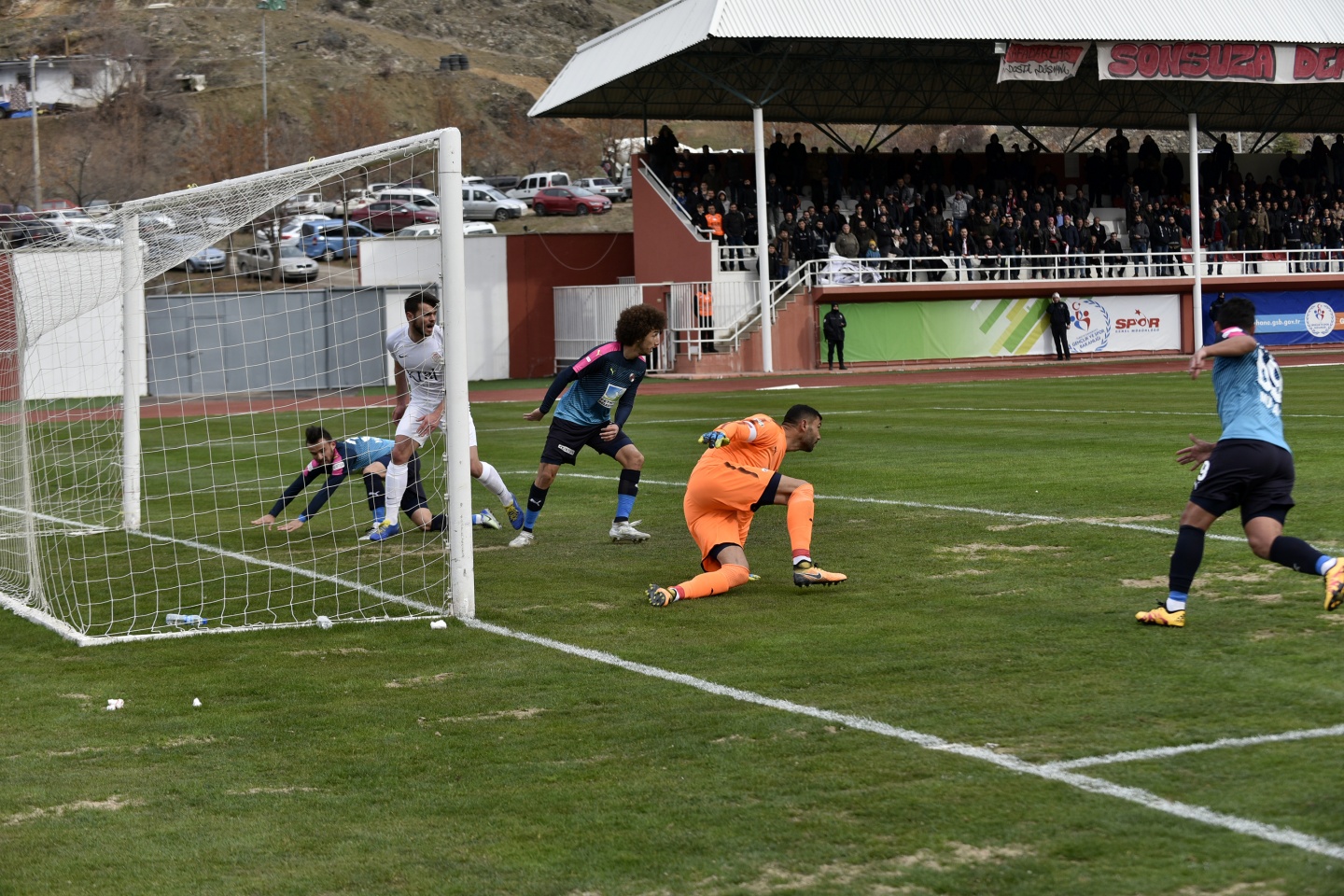 Gümüş'ten muhteşem dönüş: 4-1 87