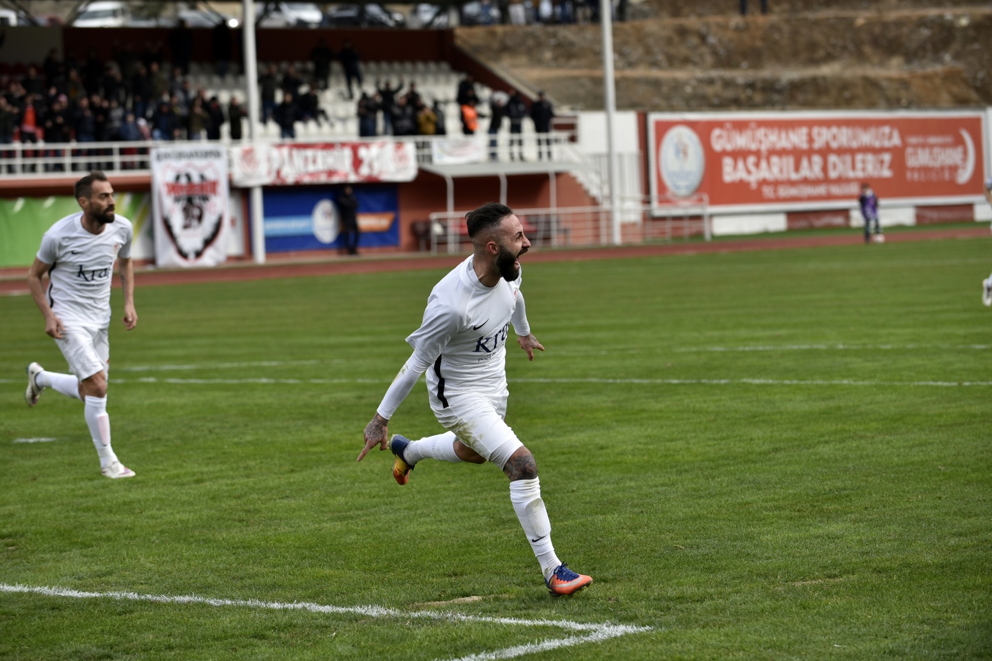 Gümüş'ten muhteşem dönüş: 4-1 89