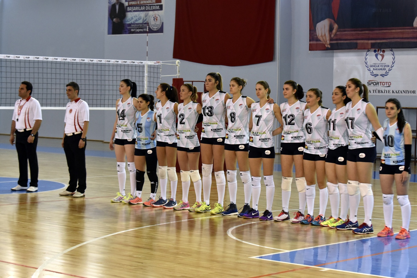 Gümüş Kızlar zorlandı: 3-2 2