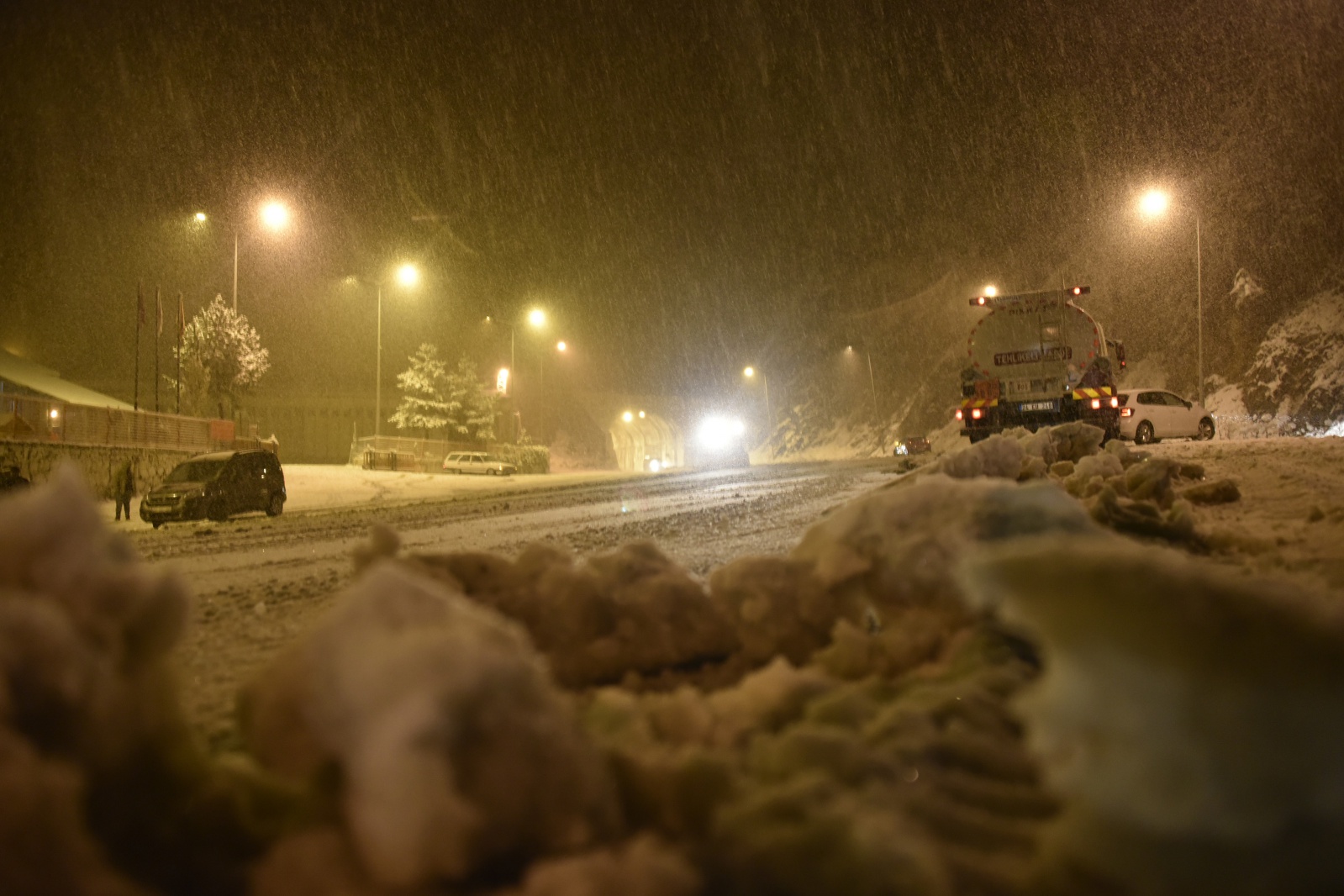 Zigana dağında kar yağışı etkili oluyor 10