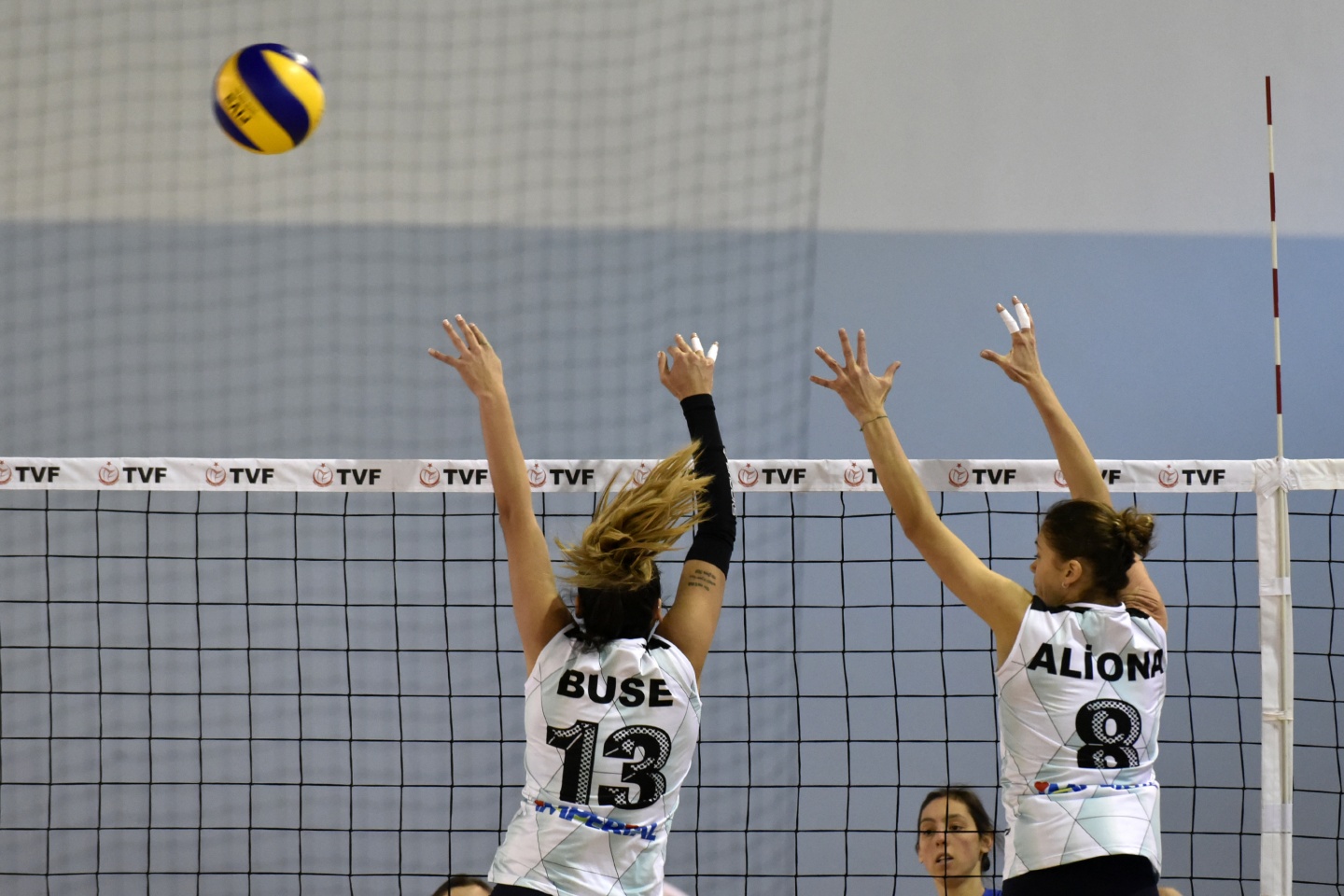 Gümüş Kızlar zorlandı: 3-2 12