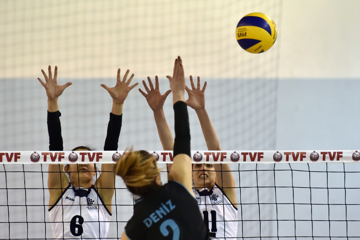 Gümüş Kızlar’dan Kurtuluş hediyesi: 3-0 47