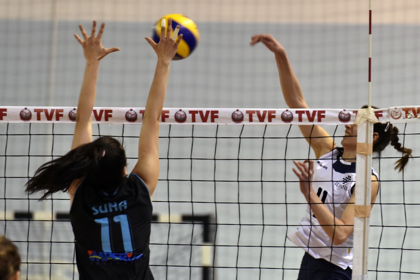 Gümüş Kızlar’dan Kurtuluş hediyesi: 3-0 25