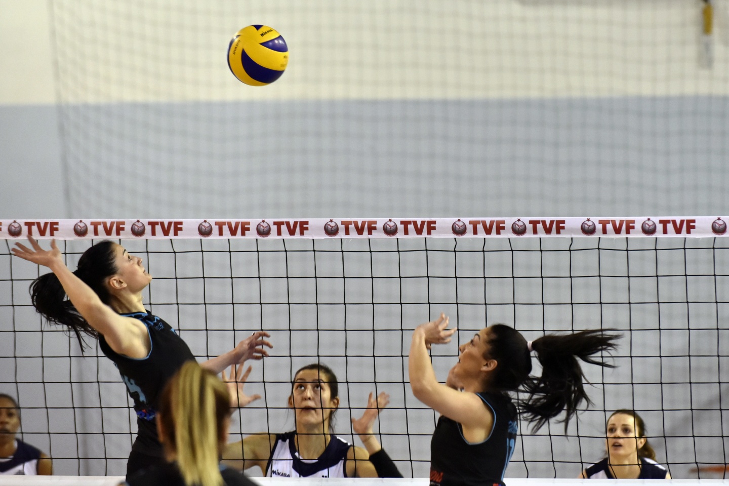 Gümüş Kızlar’dan Kurtuluş hediyesi: 3-0 43