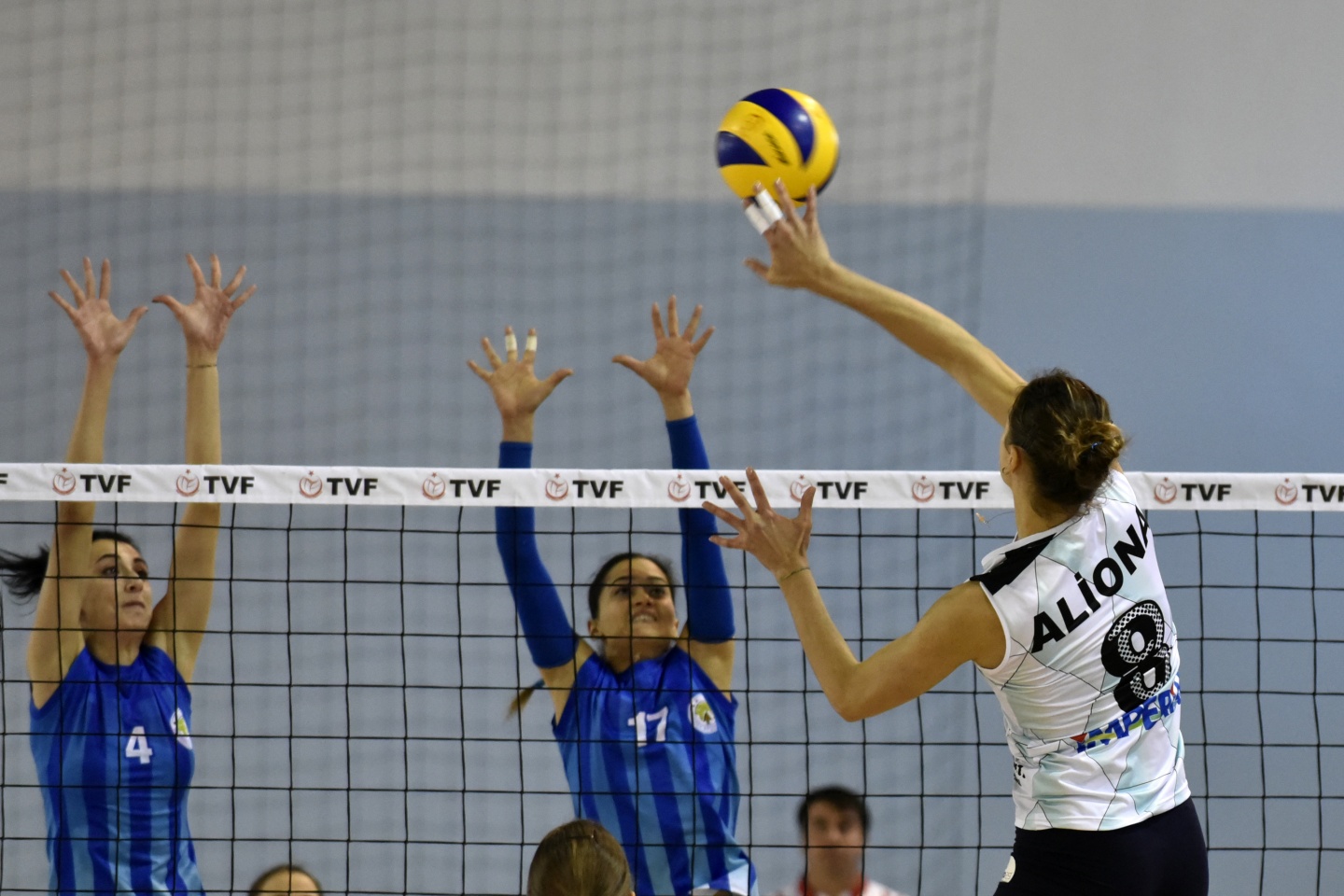 Gümüş Kızlar zorlandı: 3-2 37