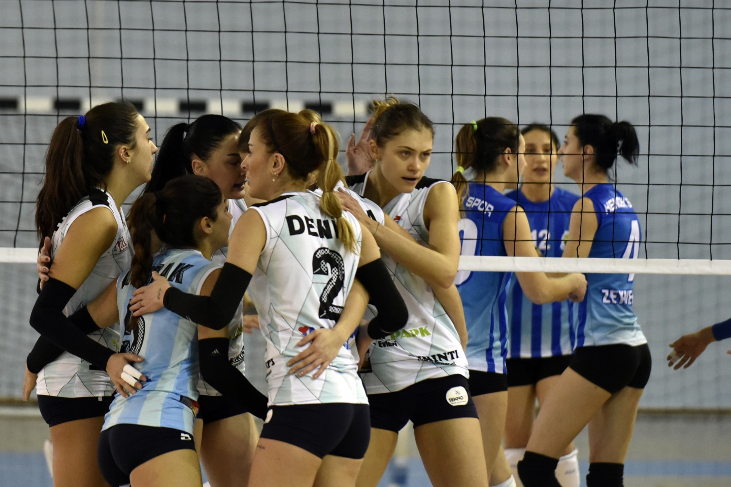 Gümüş Kızlar zorlandı: 3-2 44