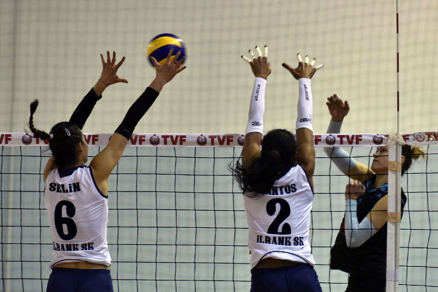 Gümüş Kızlar’dan Kurtuluş hediyesi: 3-0 12