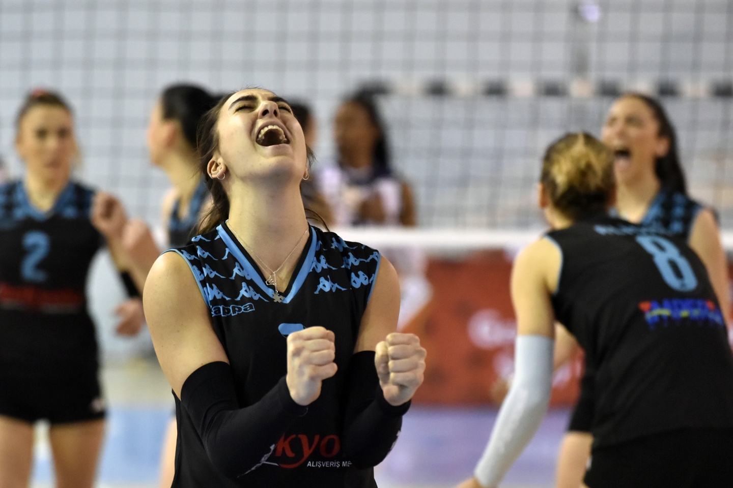 Gümüş Kızlar’dan Kurtuluş hediyesi: 3-0 8