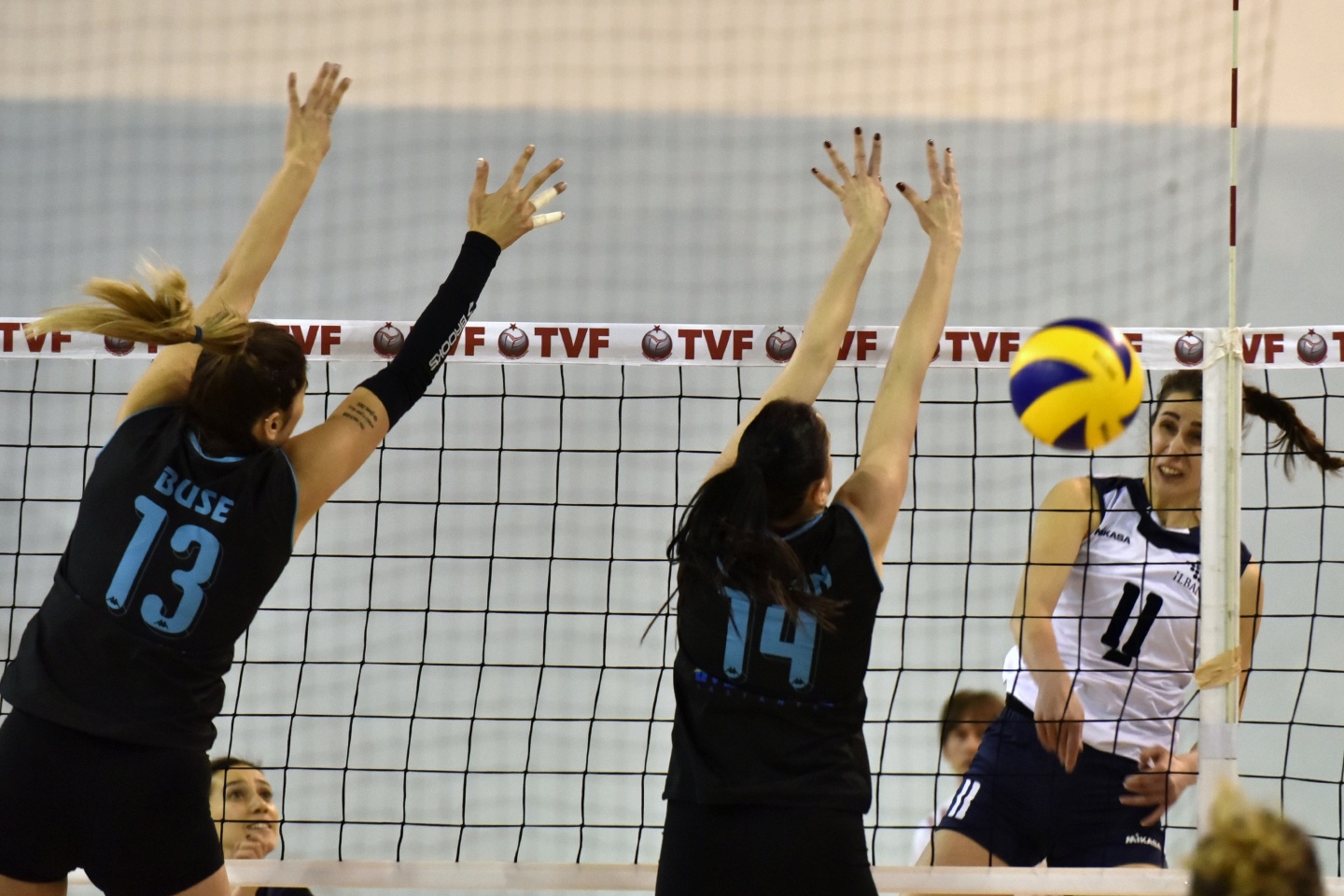 Gümüş Kızlar’dan Kurtuluş hediyesi: 3-0 31