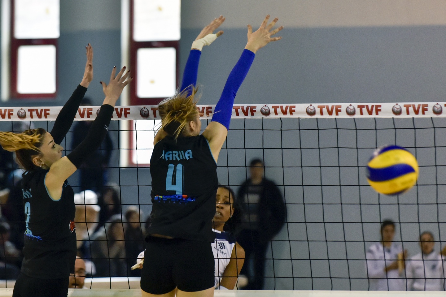 Gümüş Kızlar’dan Kurtuluş hediyesi: 3-0 22