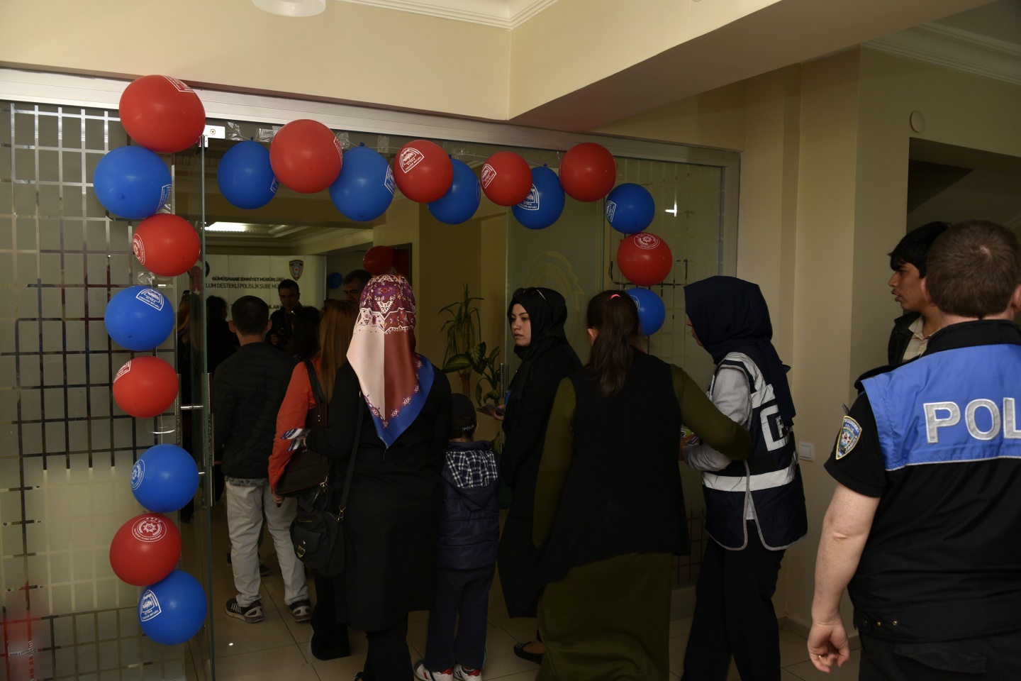 Gümüşhane Emniyeti özel çocukları sevindirdi 17