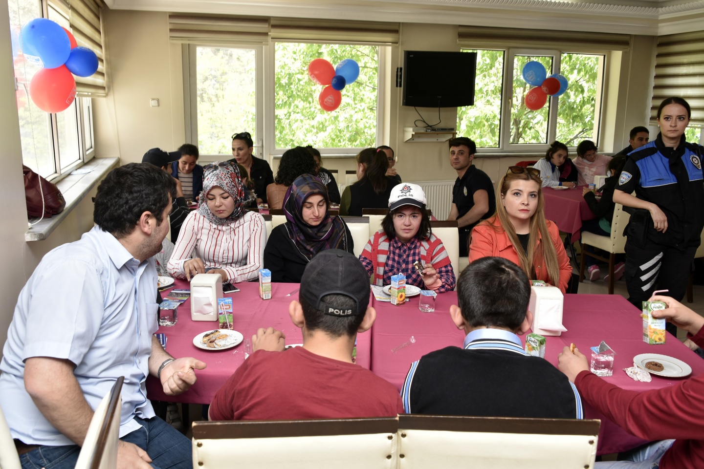 Gümüşhane Emniyeti özel çocukları sevindirdi 49