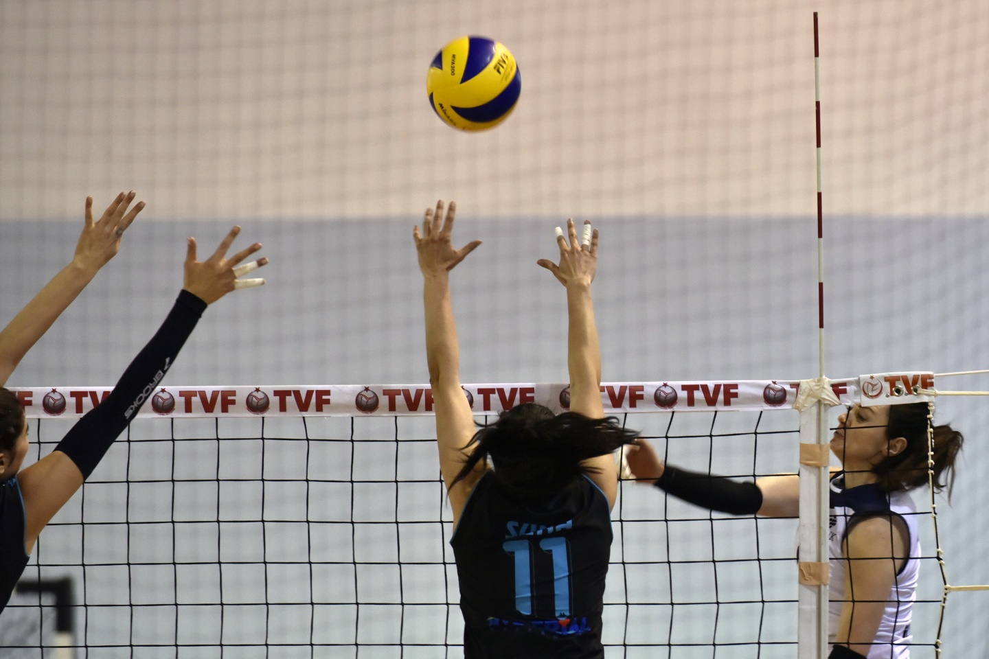 Gümüş Kızlar’dan Kurtuluş hediyesi: 3-0 40