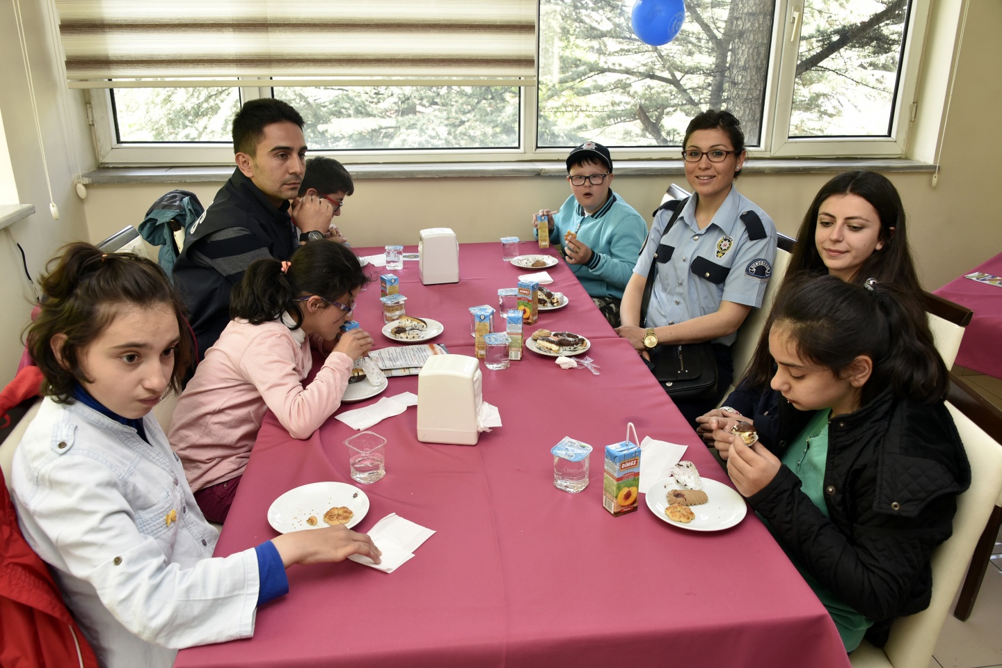 Gümüşhane Emniyeti özel çocukları sevindirdi 50