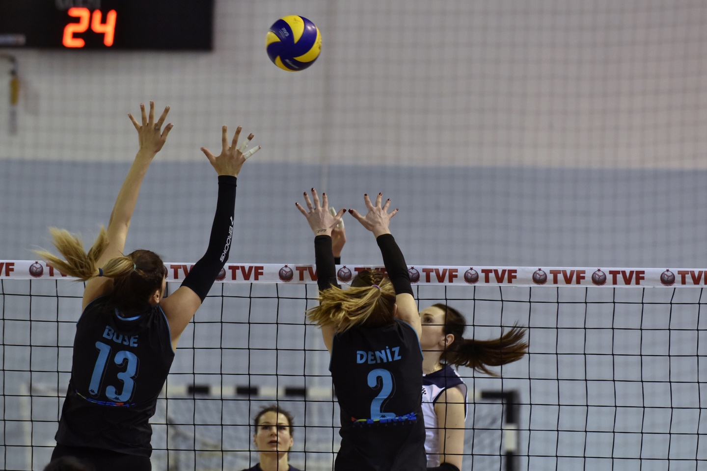 Gümüş Kızlar’dan Kurtuluş hediyesi: 3-0 13