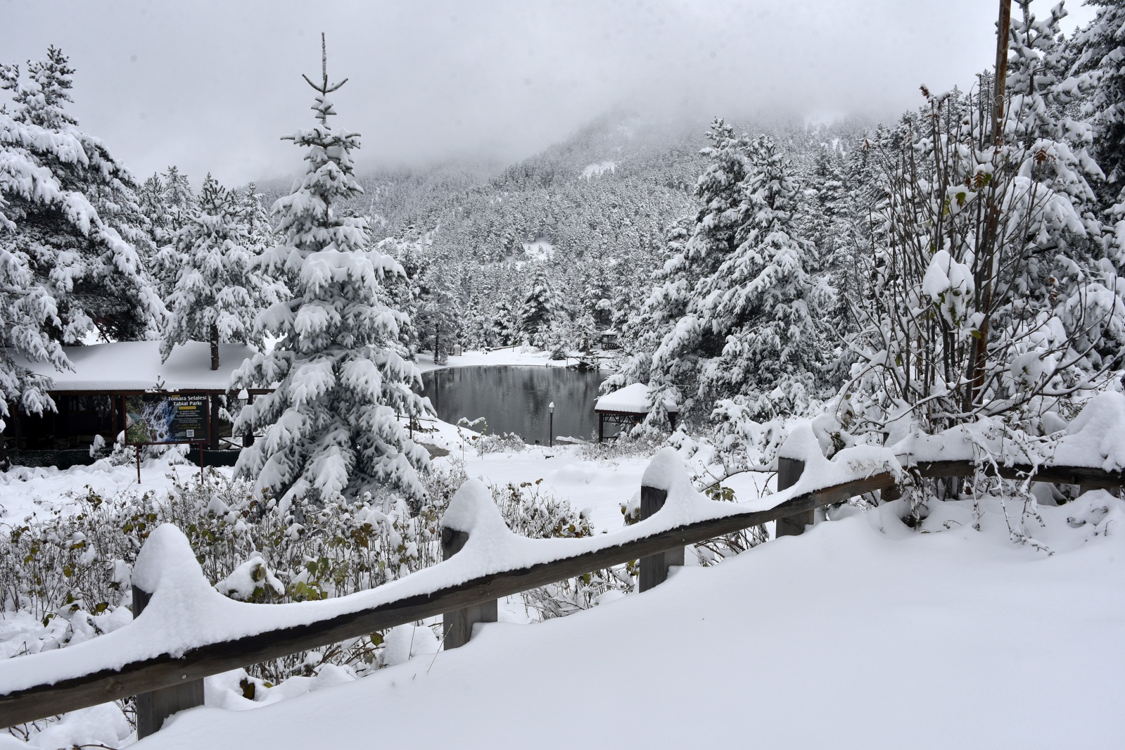 Beyazın en çok yakıştığı yer: Limni Gölü 20