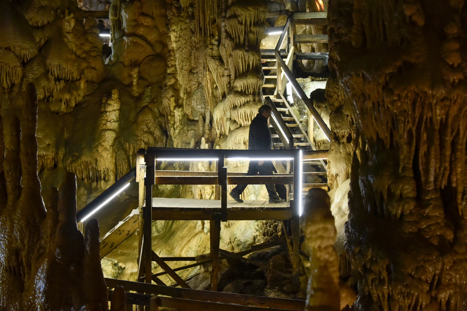 Gümüşhane’nin yeraltı sarayı ziyaretçi kabulüne başladı 24