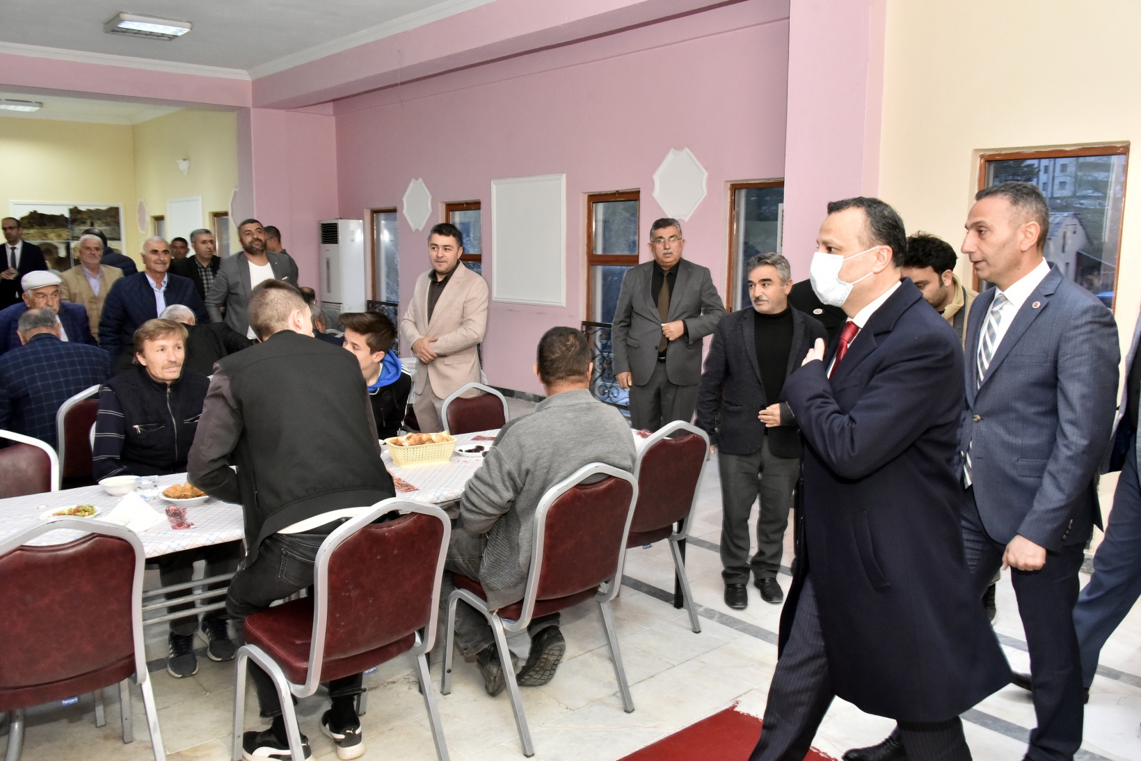 Vali Taşbilek ilçe iftar programlarının finalini Şiran’da yaptı 4