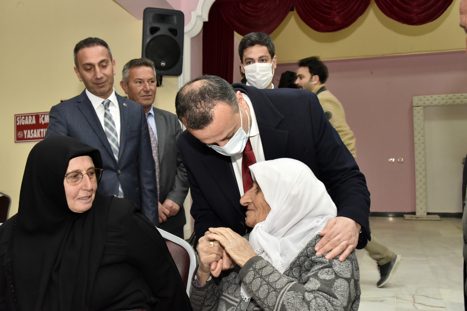 Vali Taşbilek ilçe iftar programlarının finalini Şiran’da yaptı 15