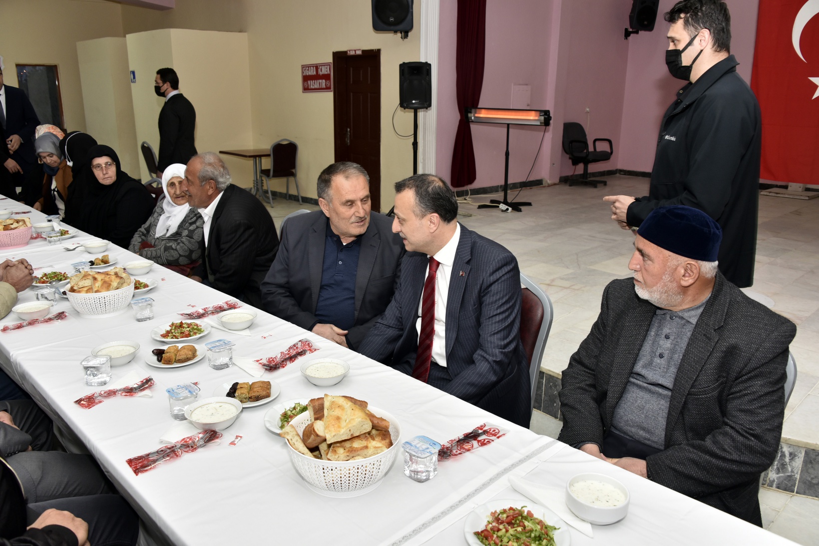 Vali Taşbilek ilçe iftar programlarının finalini Şiran’da yaptı 3