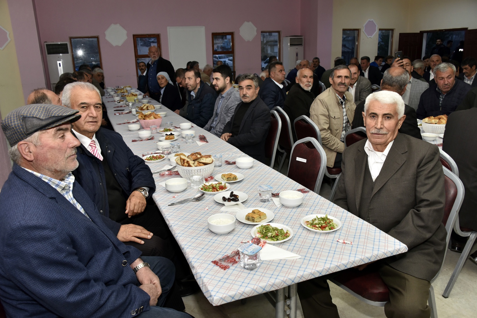 Vali Taşbilek ilçe iftar programlarının finalini Şiran’da yaptı 14