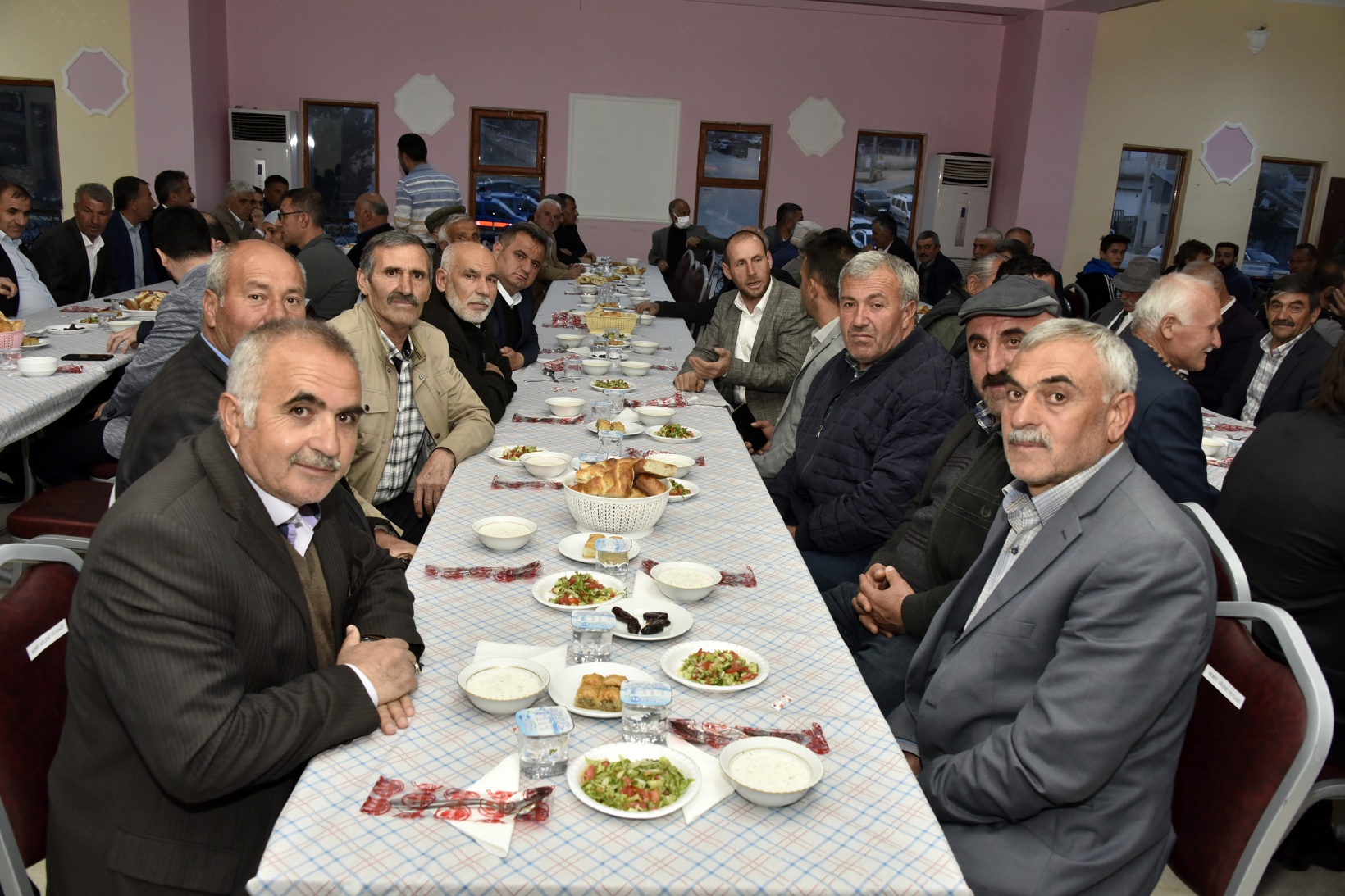 Vali Taşbilek ilçe iftar programlarının finalini Şiran’da yaptı 11
