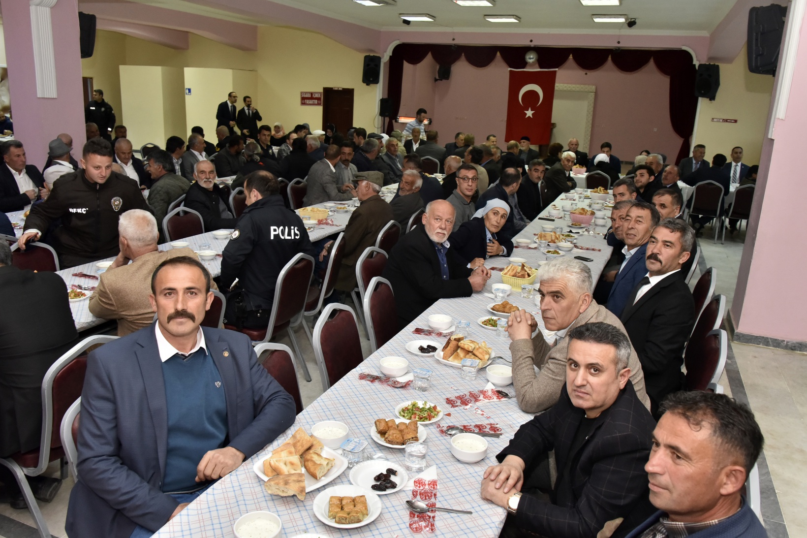 Vali Taşbilek ilçe iftar programlarının finalini Şiran’da yaptı 21
