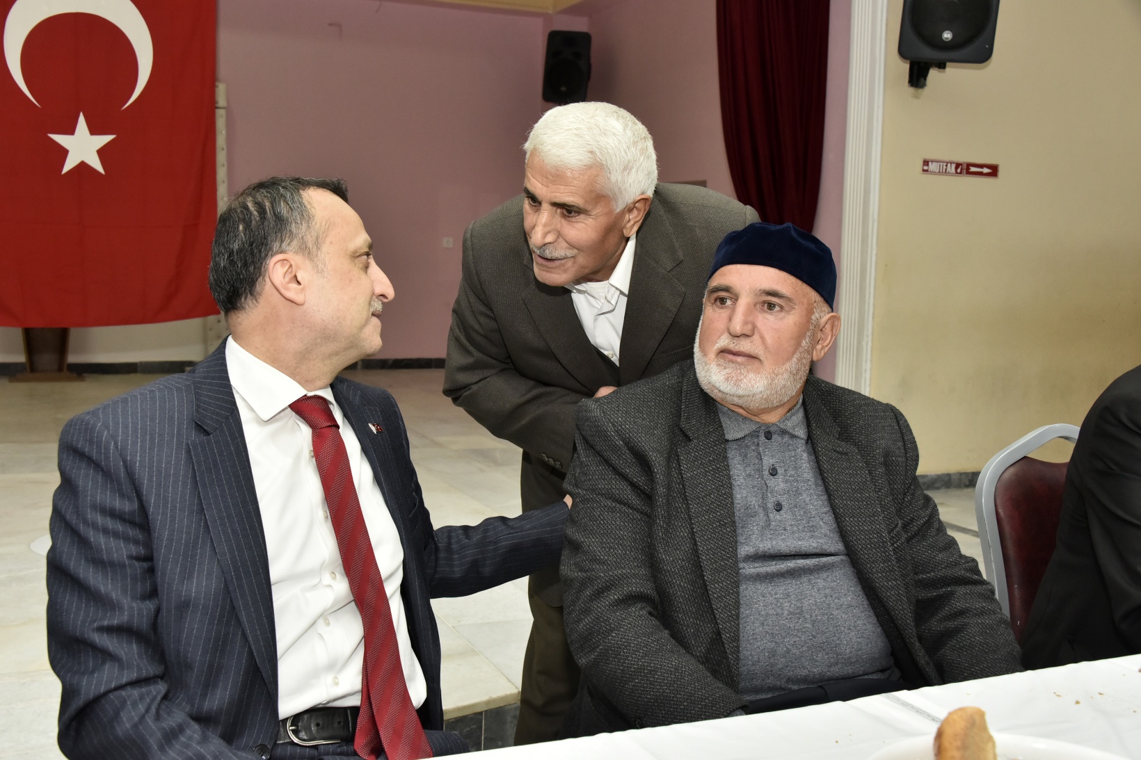 Vali Taşbilek ilçe iftar programlarının finalini Şiran’da yaptı 24