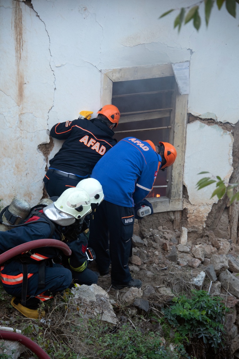 Gümüşhane’de AFAD tatbikatı nefes kesti 15