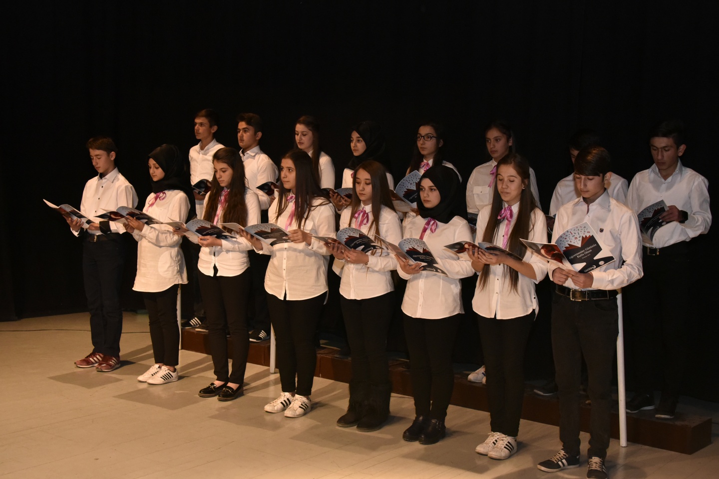 Gümüşhane’de Öğretmenler Günü kutlandı 16