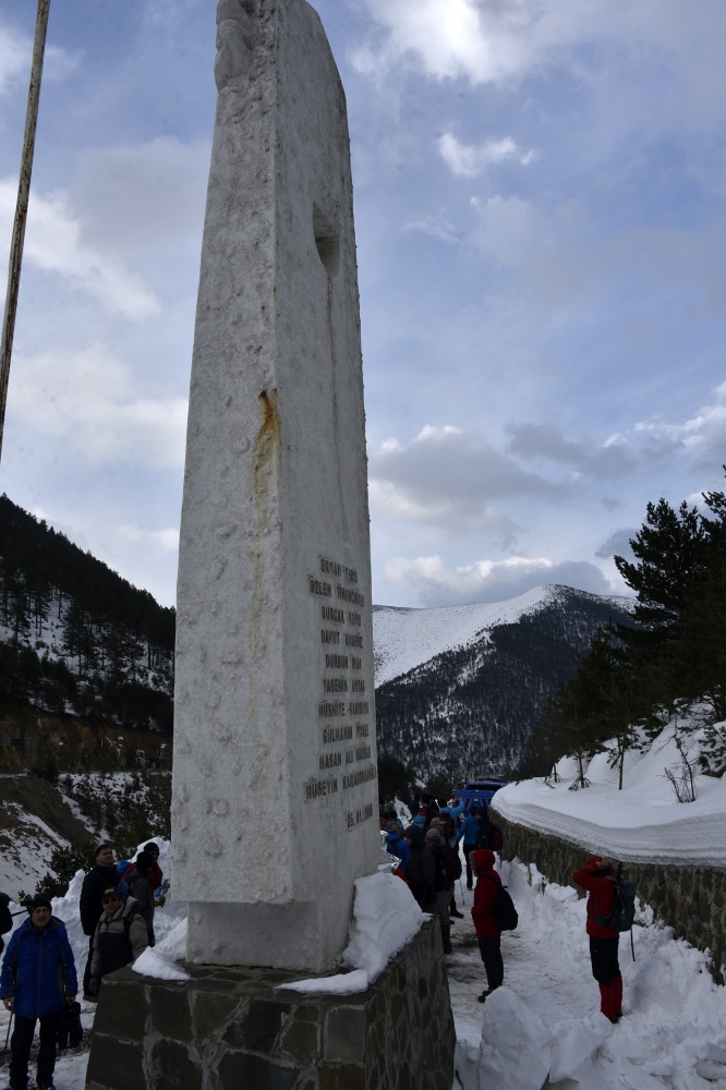 Çığ şehitleri Zigana dağında anıldı 17