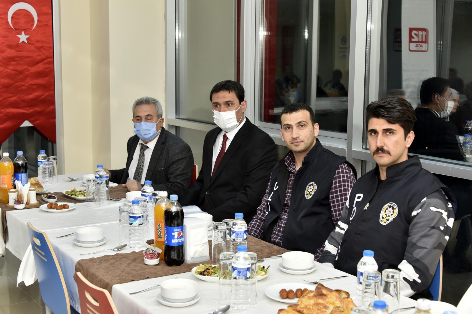 Vali Taşbilek 112 Acil Çağrı Merkezi çalışanlarıyla iftar yaptı 1