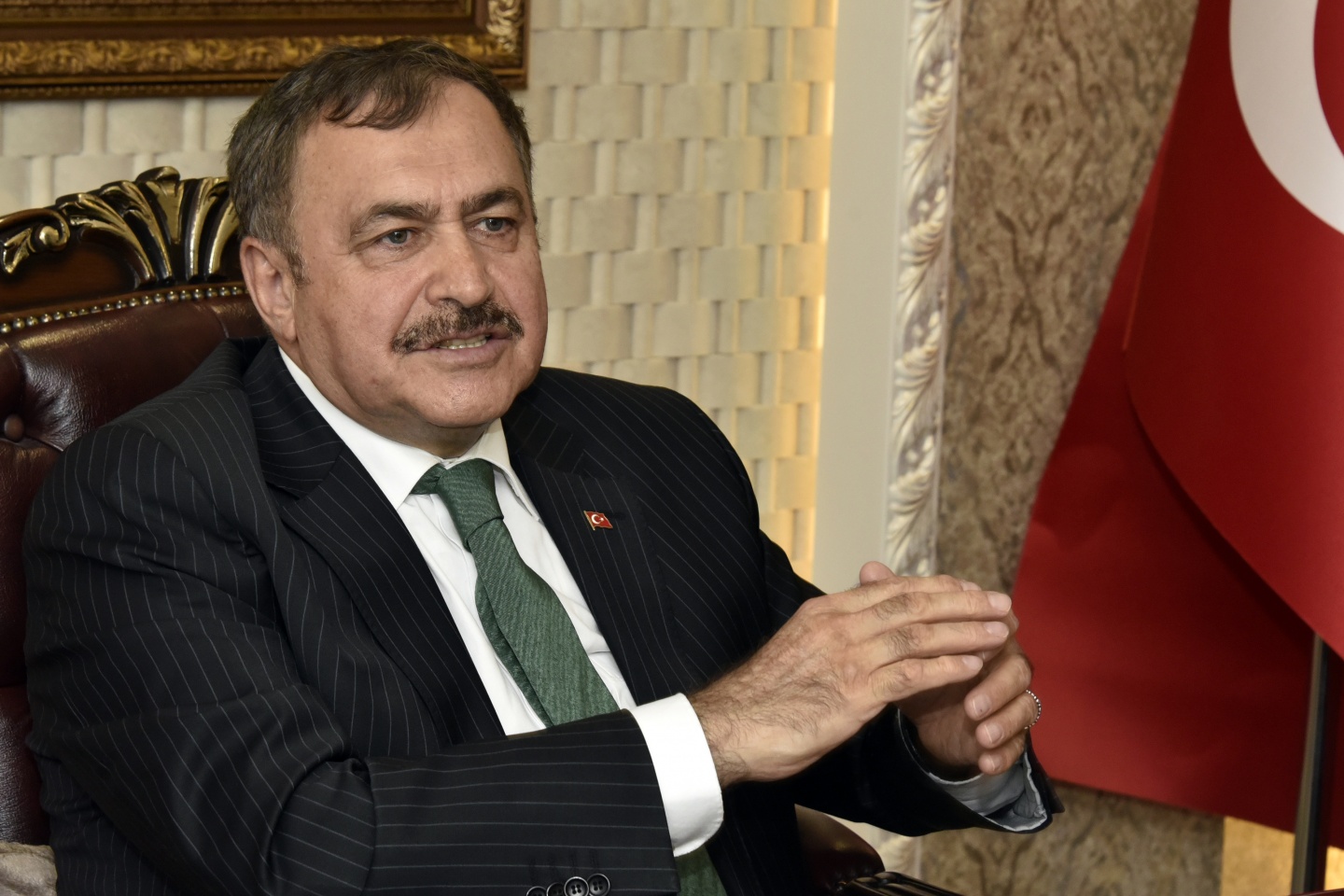 Bakan Eroğlu AK Parti teşkilatını ziyaret etti 89