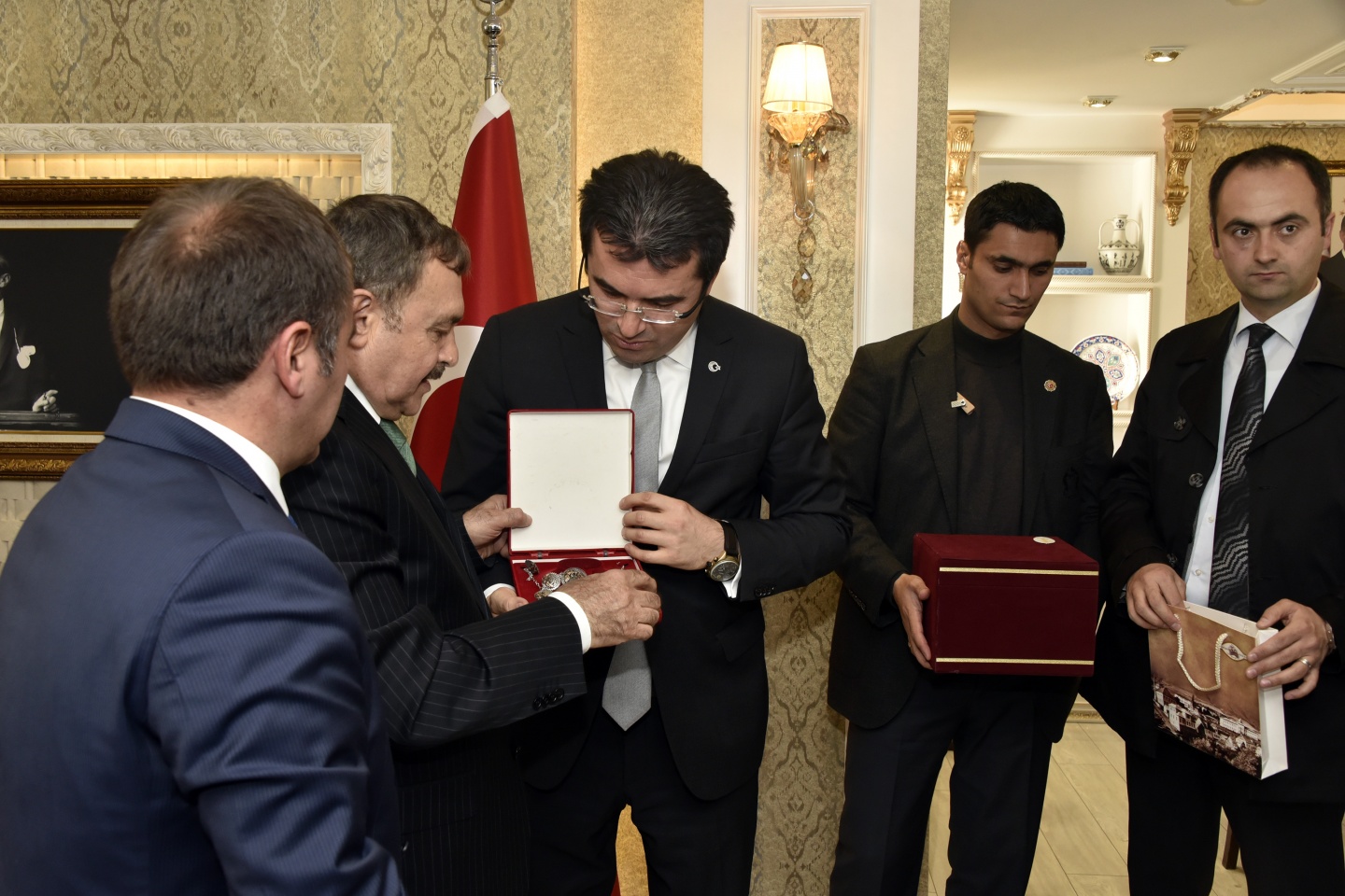 Bakan Eroğlu AK Parti teşkilatını ziyaret etti 86