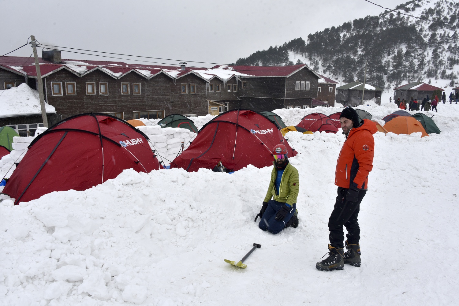 Zigana dağında ağır kış şartlarında hayatta kalmayı öğreniyorlar 3