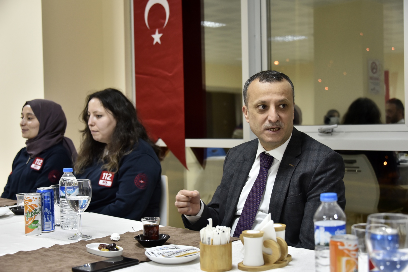 Vali Taşbilek 112 Acil Çağrı Merkezi çalışanlarıyla iftar yaptı 9