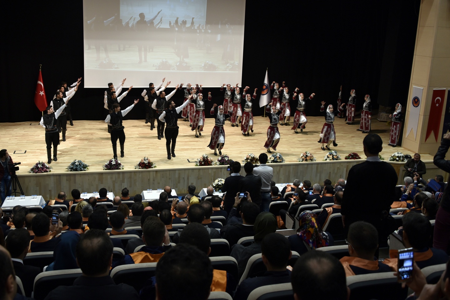 Gümüşhane Üniversitesinde 9.mezuniyet sevinci 10