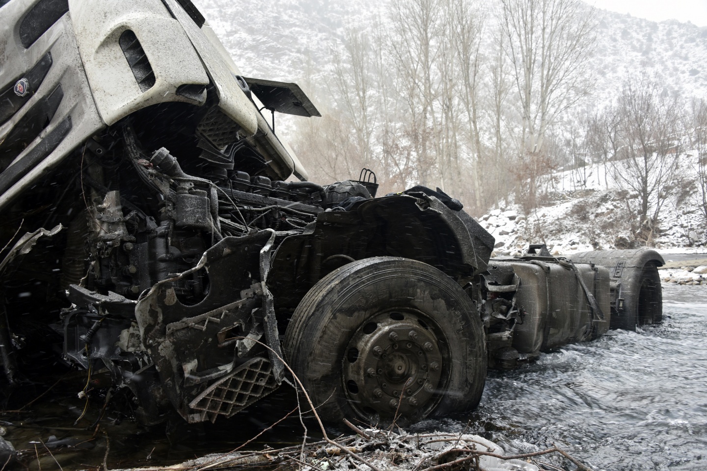 Gümüşhane’de kış lastiği faciası: 1 ölü 23