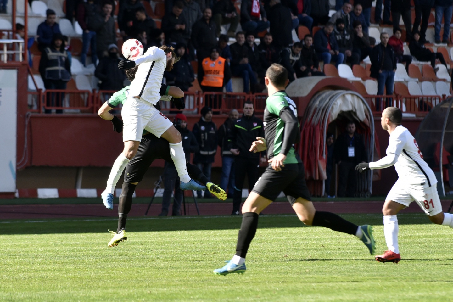 Gümüş Sakarya'yı da aştı: 1-0 63