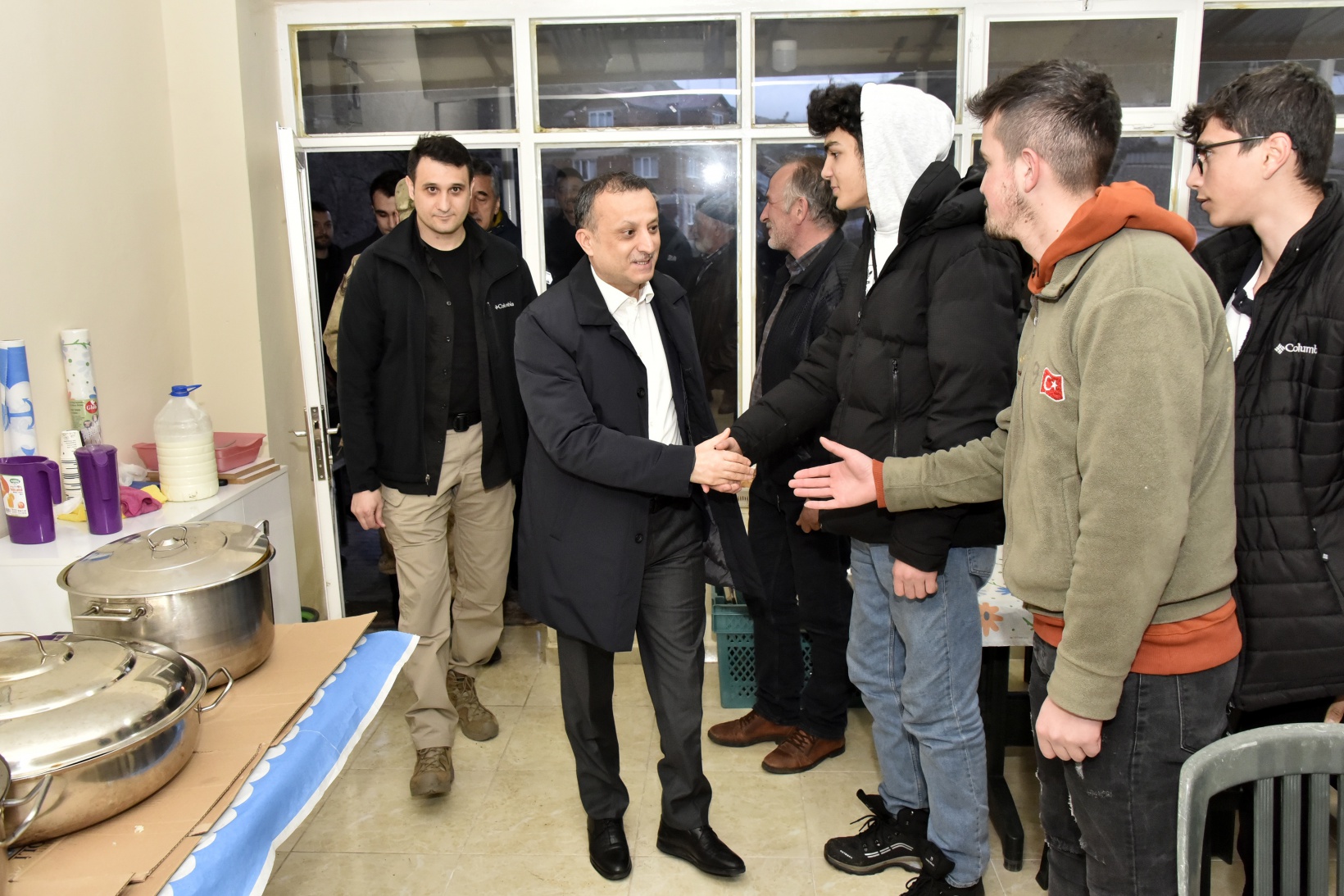 Vali Taşbilek Kırıklı köyünde iftar yaptı 6