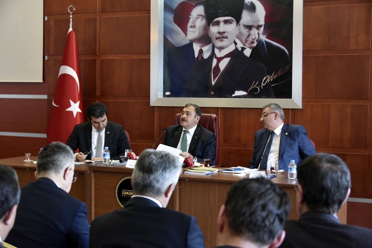 Bakan Eroğlu AK Parti teşkilatını ziyaret etti 91