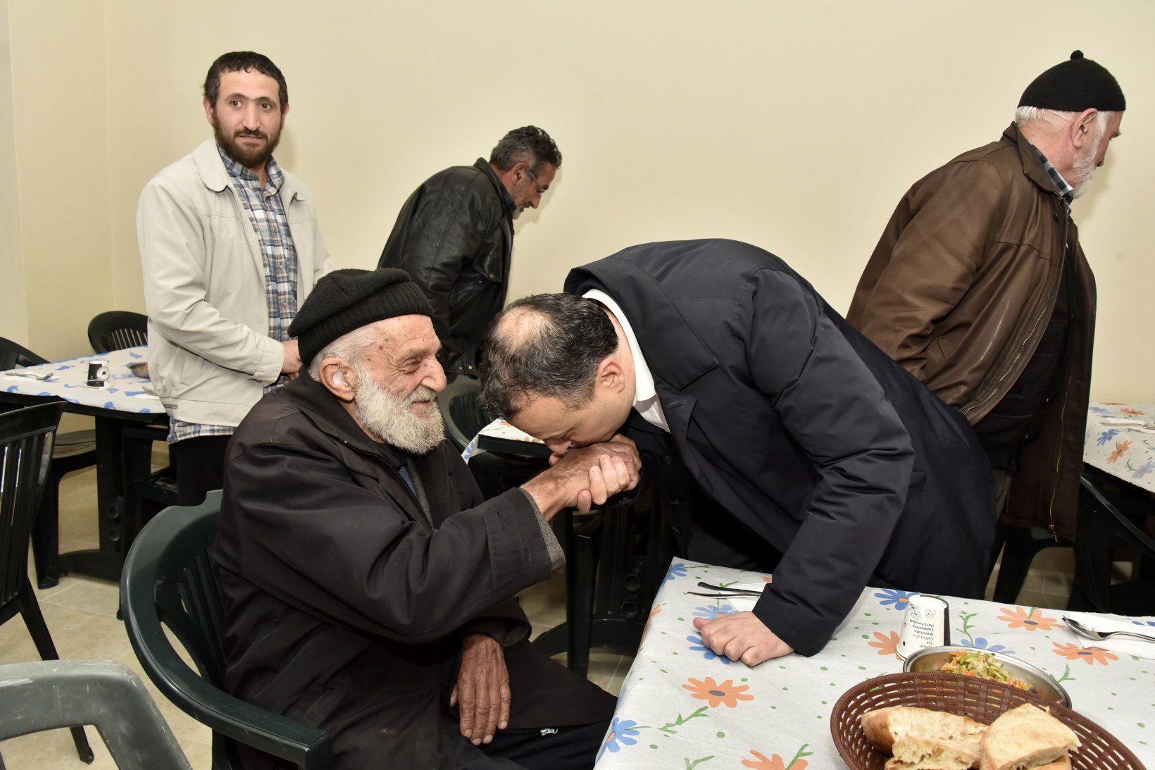Vali Taşbilek Kırıklı köyünde iftar yaptı 2