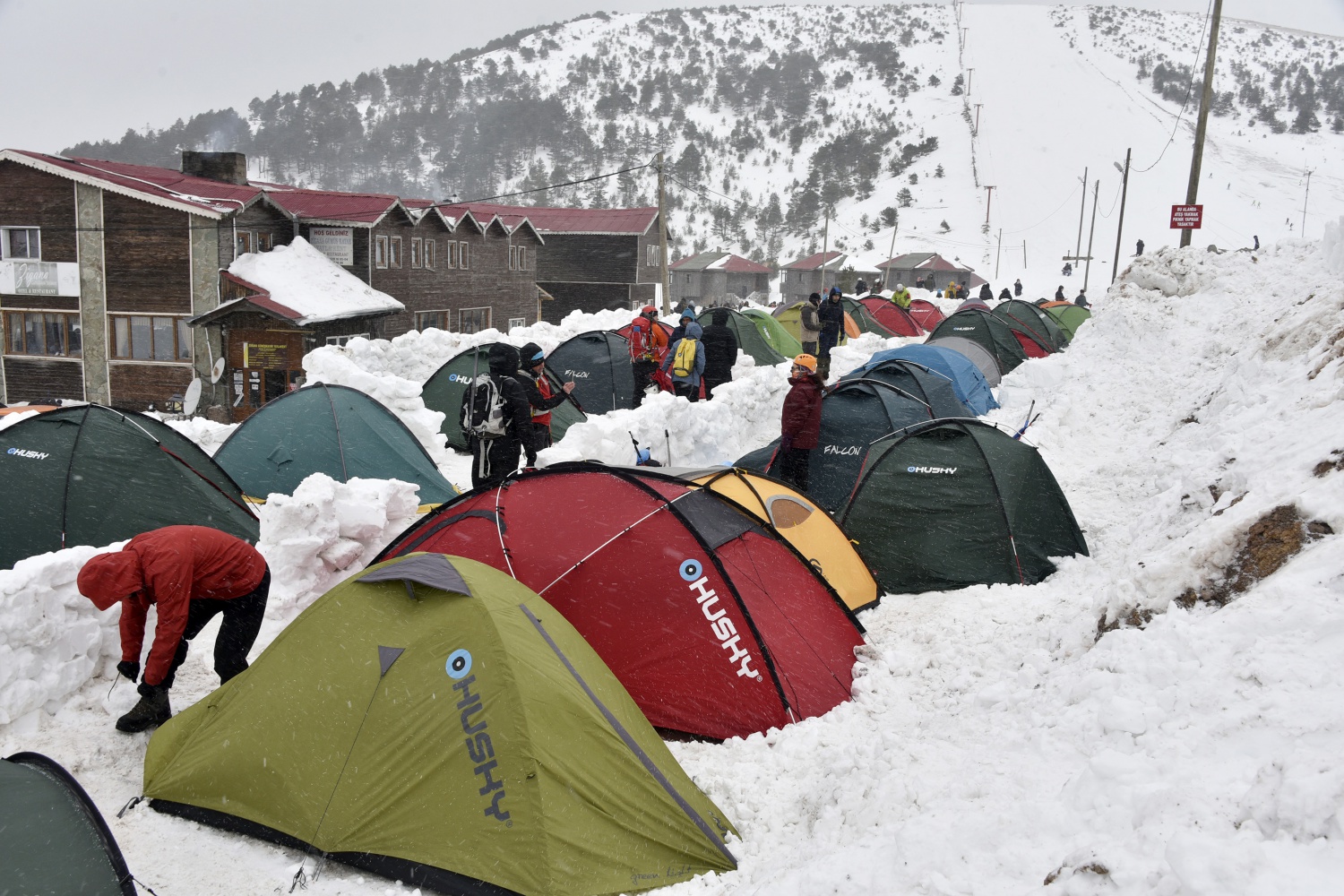 Zigana dağında ağır kış şartlarında hayatta kalmayı öğreniyorlar 18